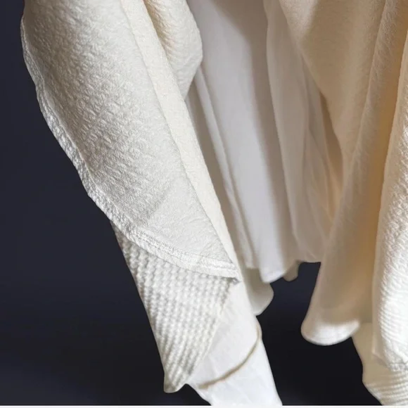 Elegant Cream Midi Dress - Picture 7 of 7